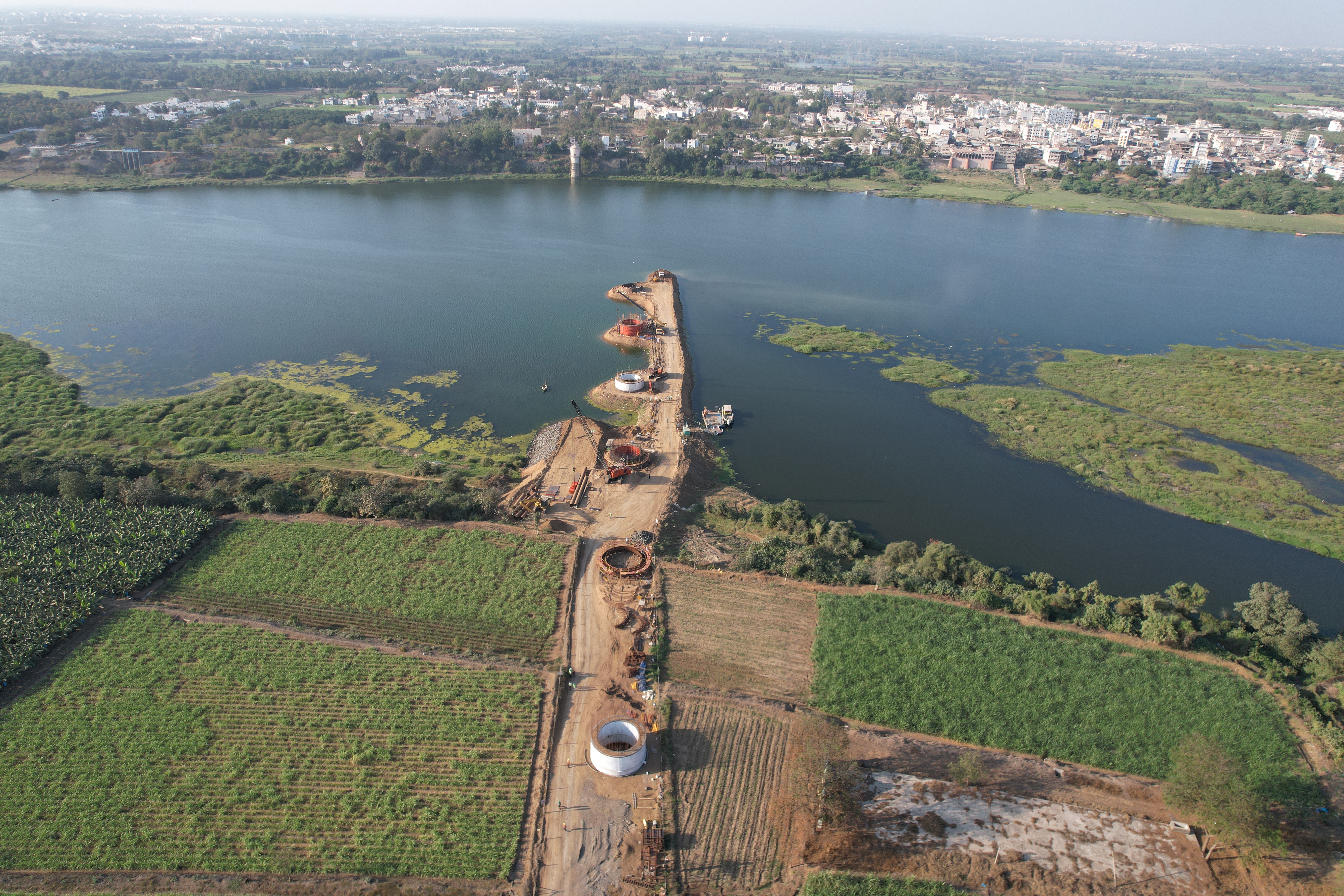 井筒基礎工事の進捗状況 — タプティ川（275km地点）、スラト県 — 2022年2月